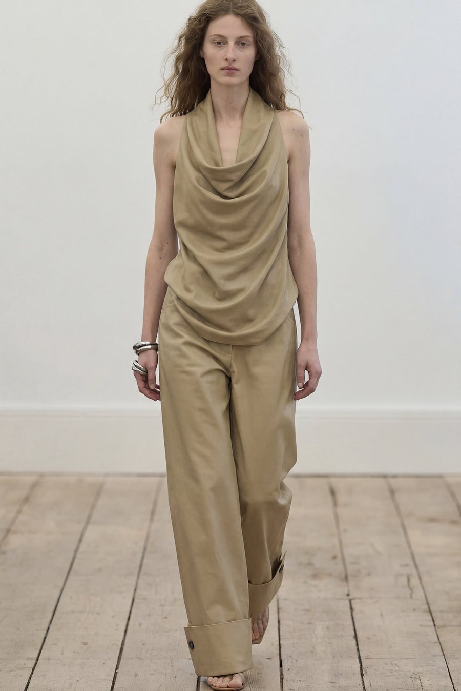 Button Cuffed Wide-Leg Trouser