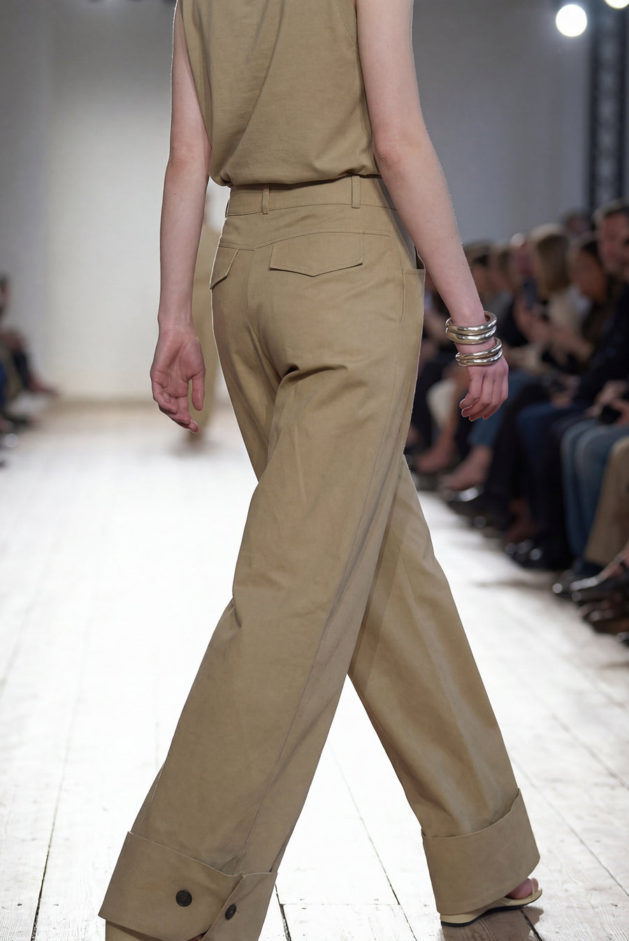 Button Cuffed Wide-Leg Trouser