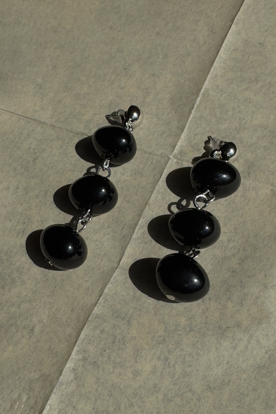 Beaded Pendant Earrings - Black