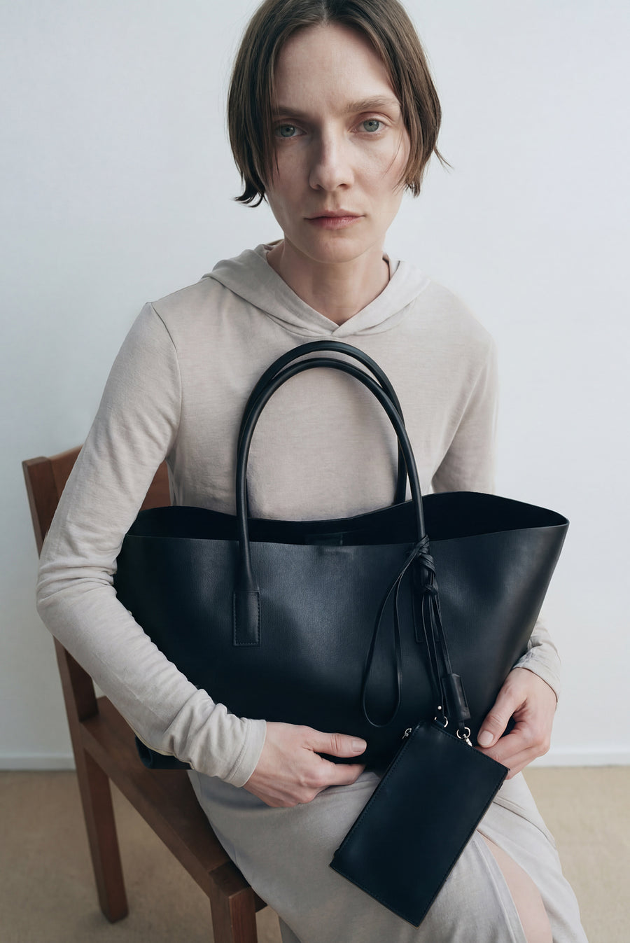 Minimalist Carryall Tote Bag - Black