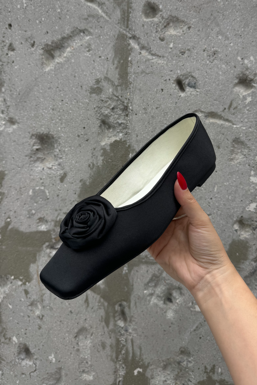 Rose Square Toe Flats - Black