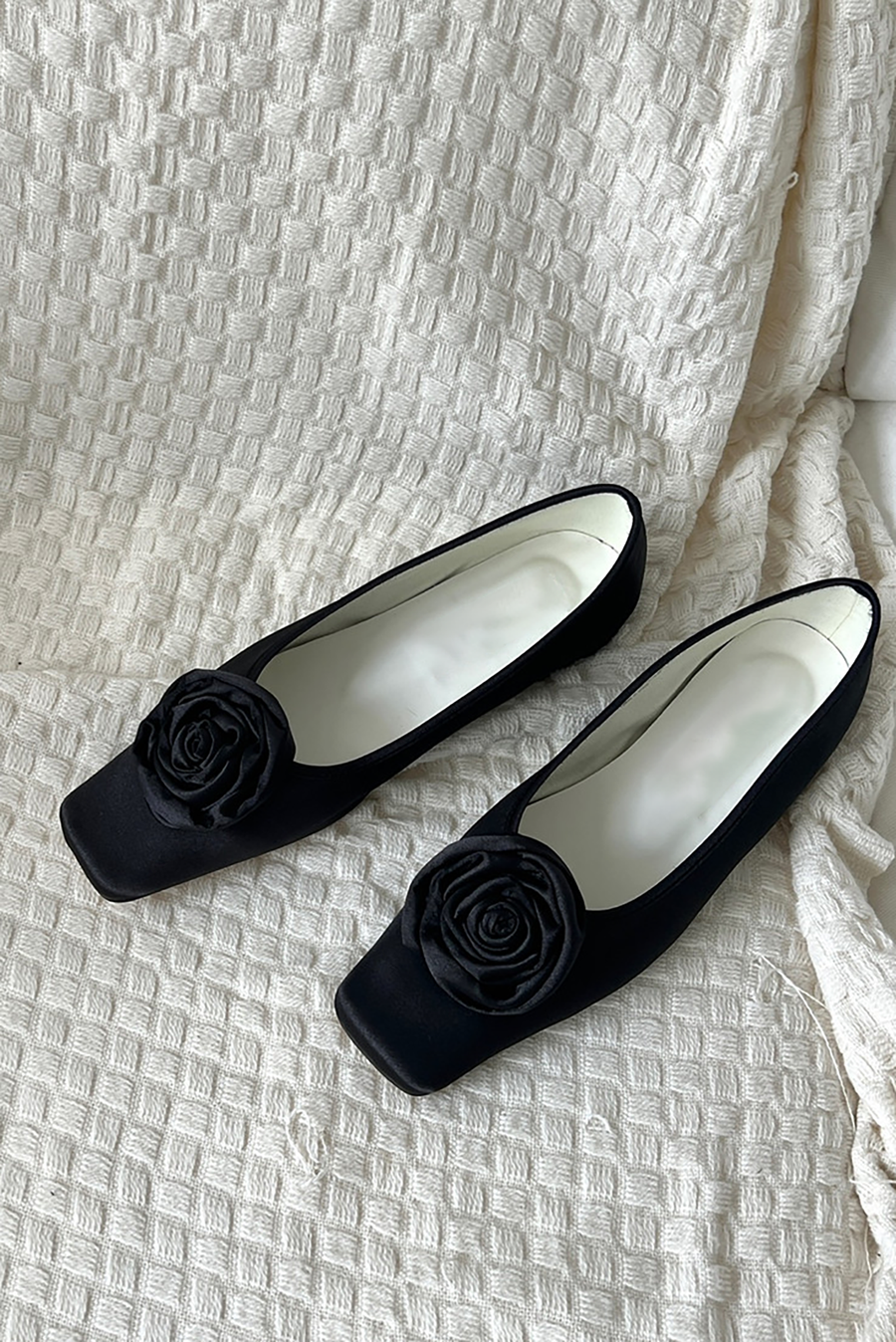 Rose Square Toe Flats - Black
