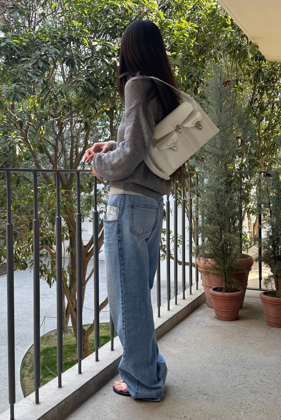 Mid-Rise Straight Jeans - Blue