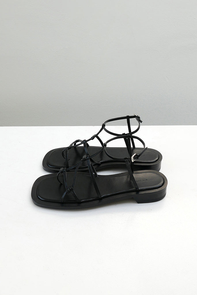 Low Classic - Middle Strap Sandals - Black