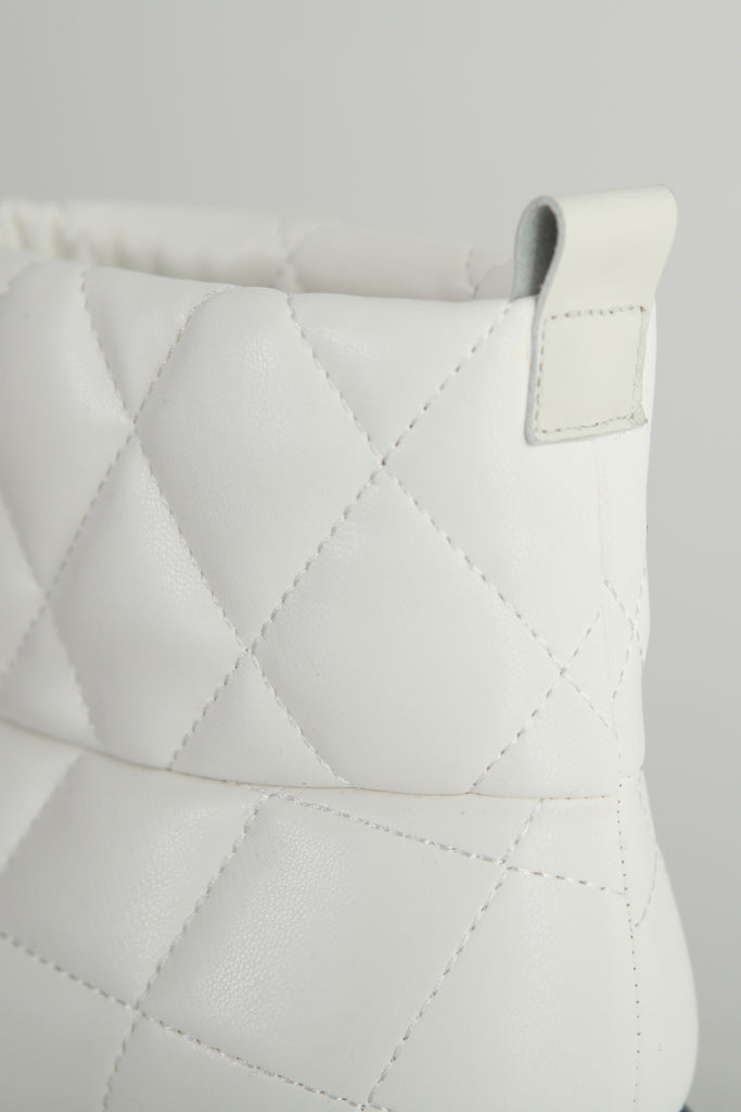 Quilted Snow Boots - White