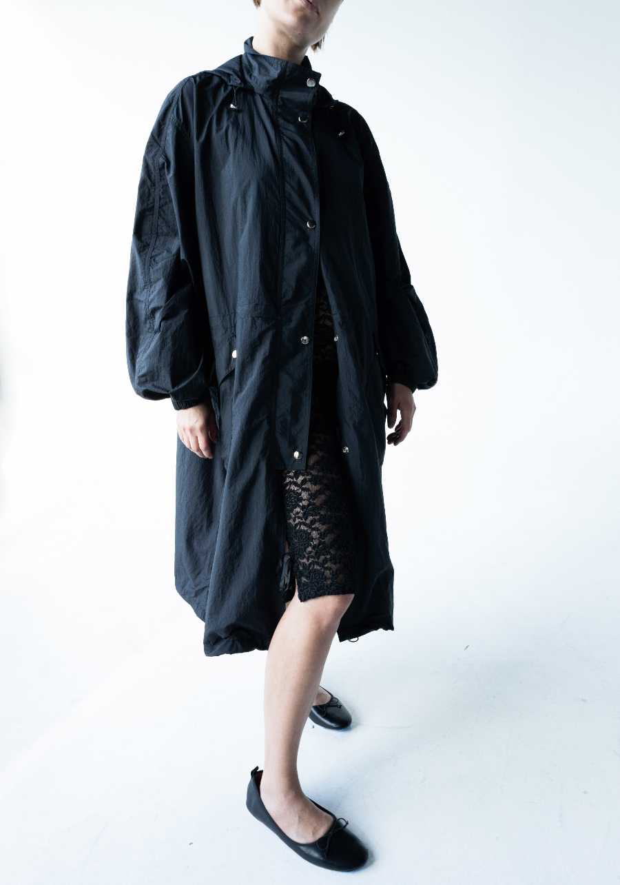 Long Waterproof Hood Jacket With Silver Buttons - Black