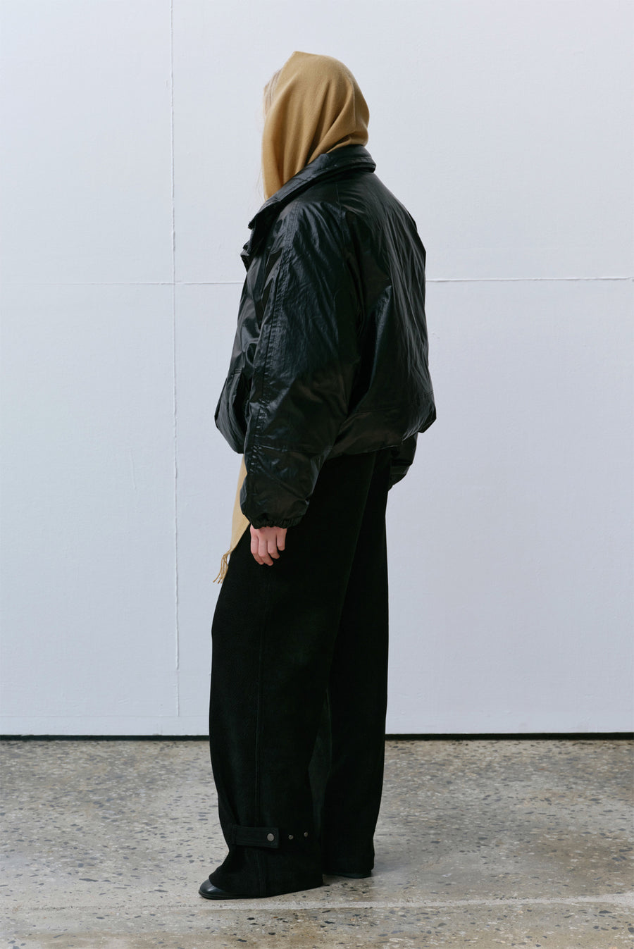 Cord Ankle Button Pants - Black