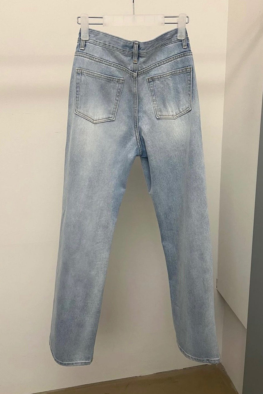 Relaxed Fit Lightwash Denim