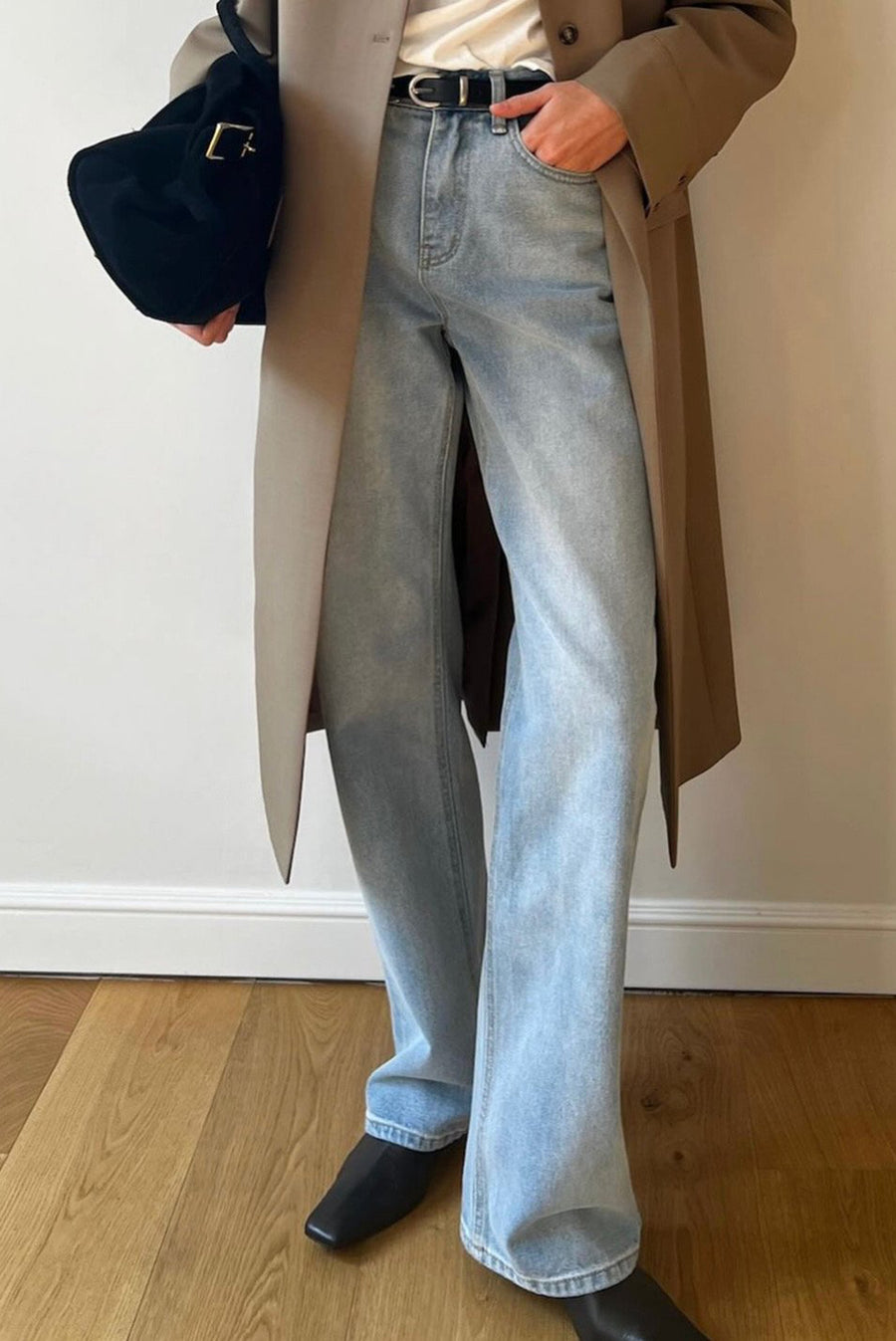 Relaxed Fit Lightwash Denim