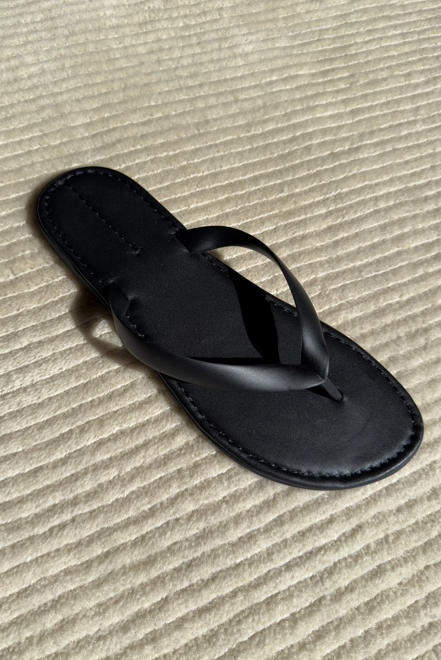 Minimalist Leather Contrast Flip Flop - Black