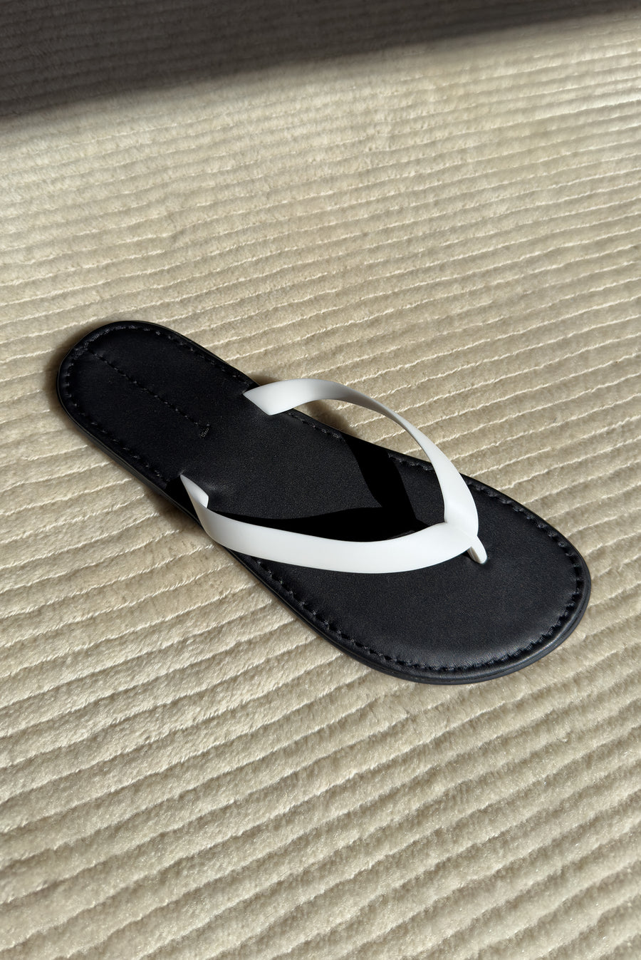 Minimalist Leather Contrast Flip Flop - White