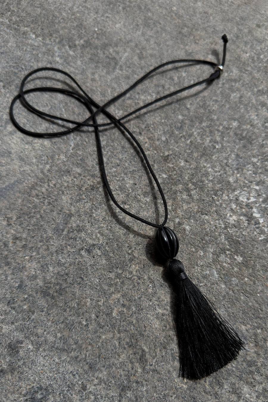 Tassle Pendant Necklace – Black