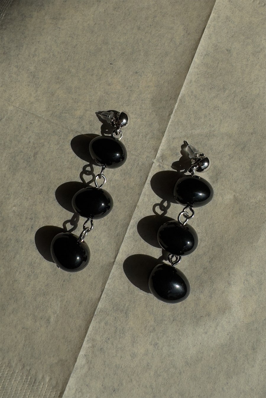 Beaded Pendant Earrings - Black