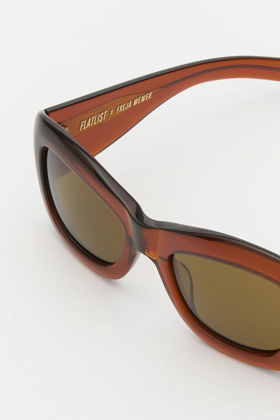 Flatlist x Freja Wewer - Poppy Sunglasses - Crystal Brown