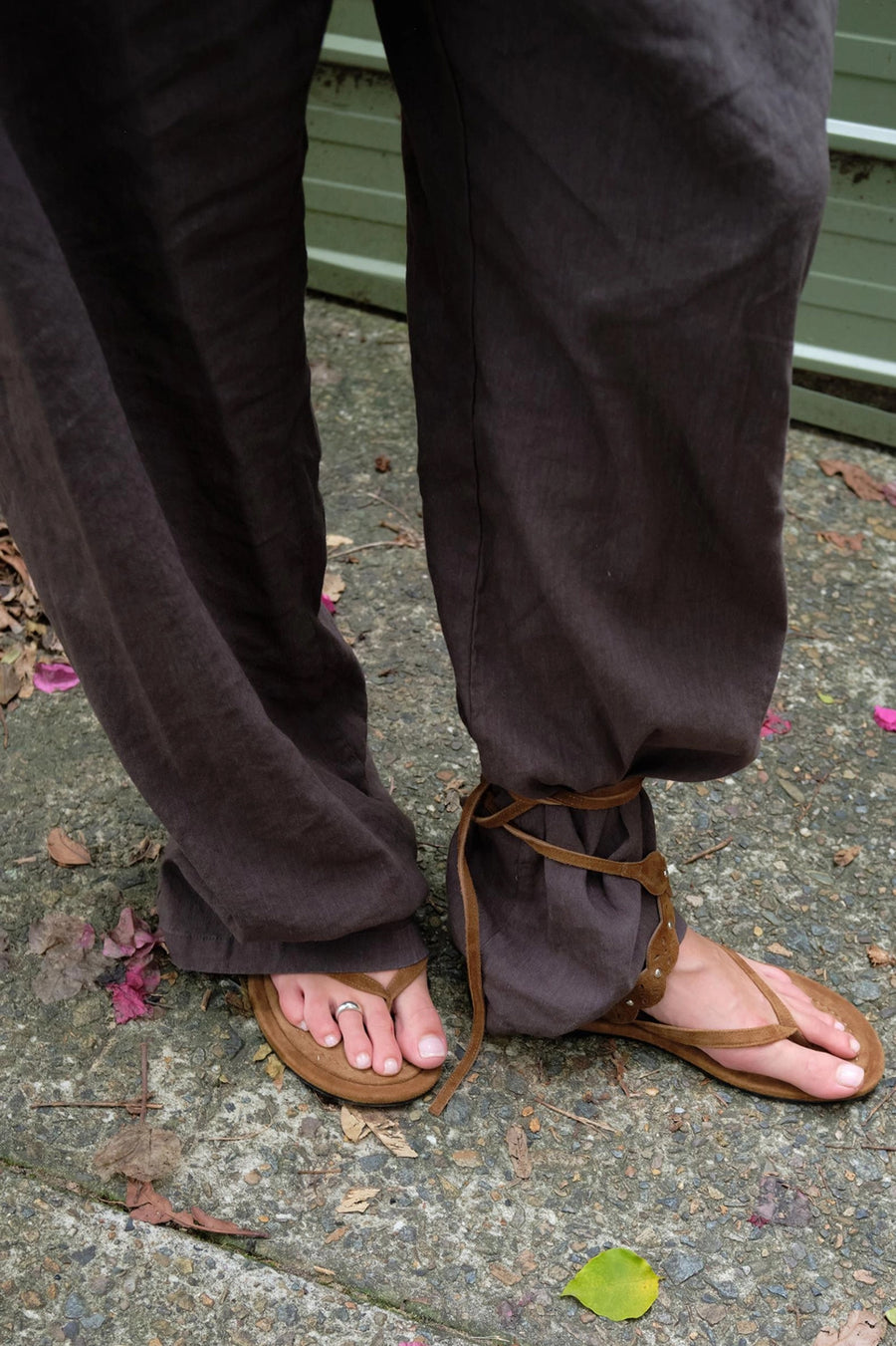 Lightweight Linen Cargo Pant - Brown