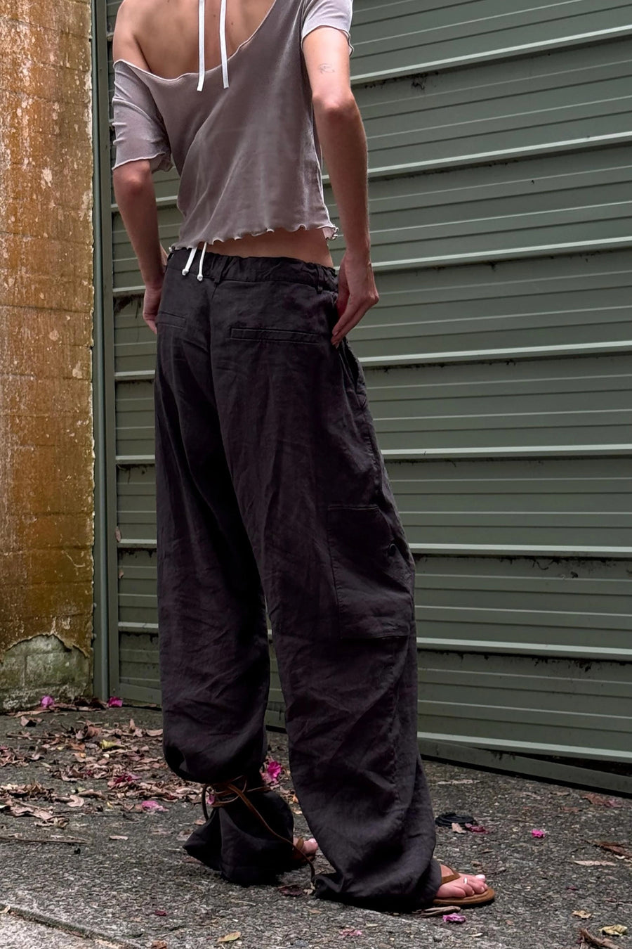 Lightweight Linen Cargo Pant - Brown