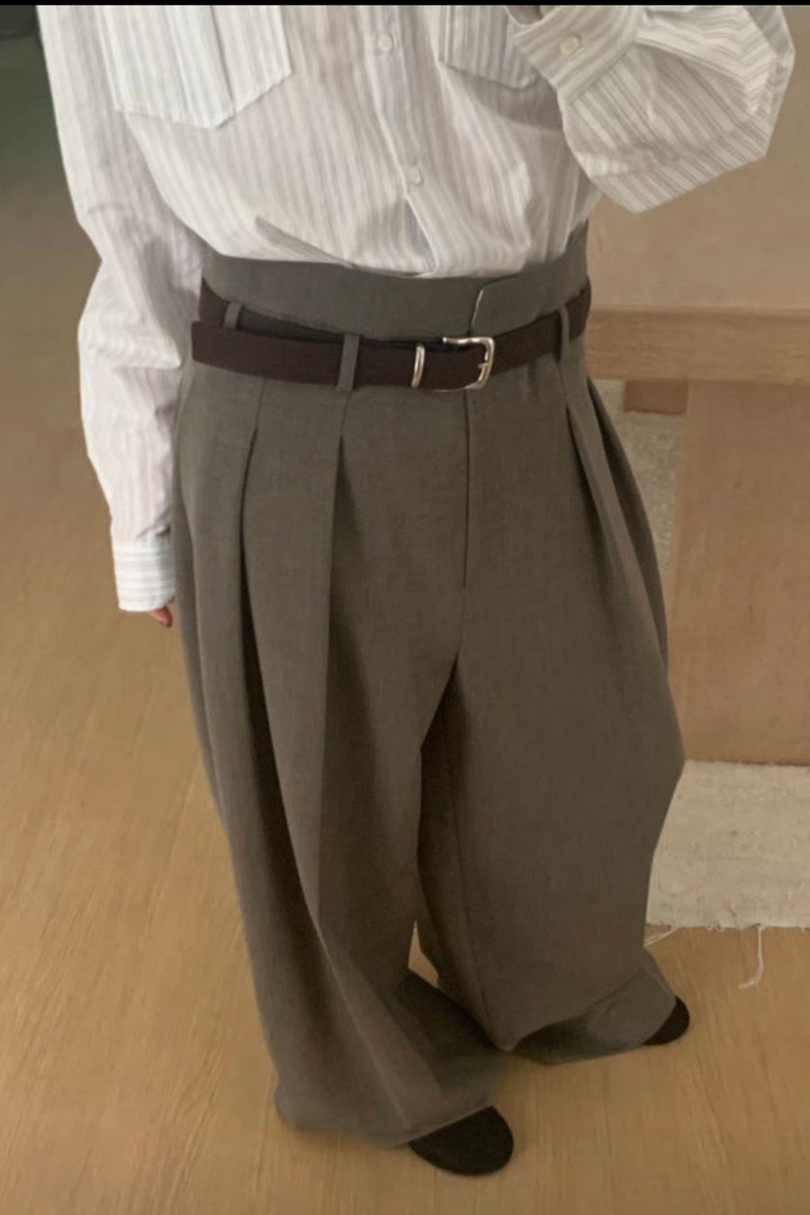 Wide Leg Pleated Trouser - Olive