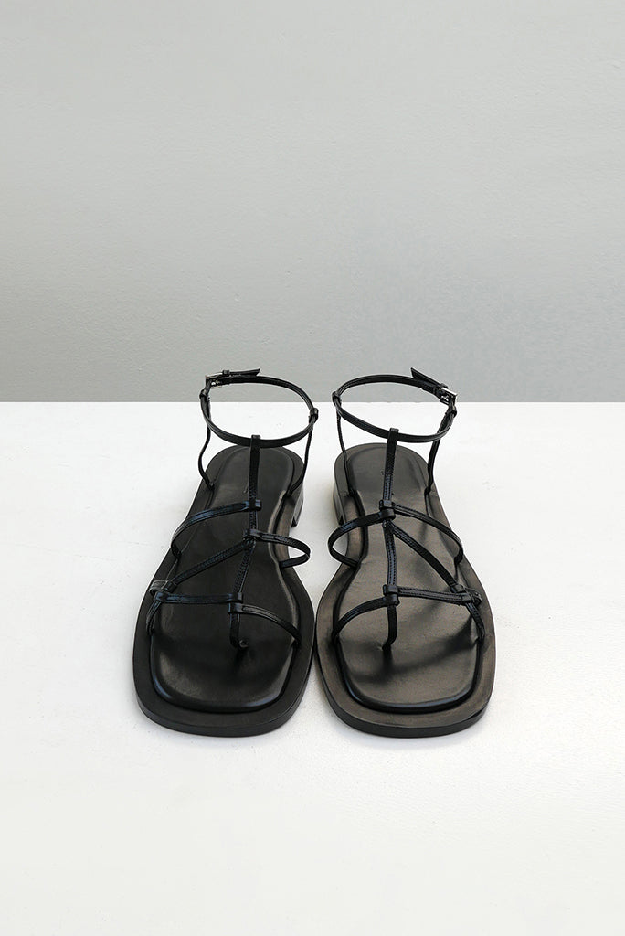 Low Classic - Middle Strap Sandals - Black